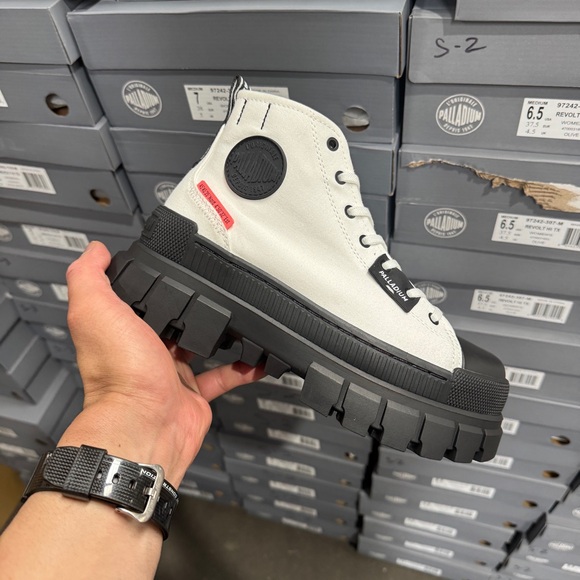 Palladium Revolt Hi Tx Sneaker Boots 97242-116-m S3 Star White (2nd Pair) - Picture 2 of 14